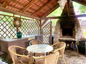 Pensiune cu 13 camere de vânzare in Bulz - imagine 13