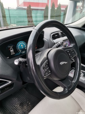 Jaguar F Pace  - imagine 2