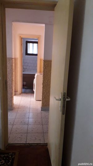 Apartament 2 camere zona sud piata etaj 1,  vind   schimb cu similar  centru - imagine 2