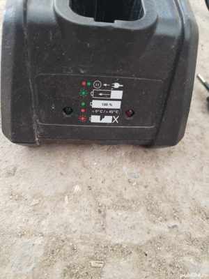 Incarcator acumulator bormasina Einhell de 20v /2A - imagine 3