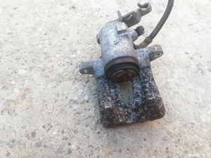 etrier dreapta spate vw golf 5 - imagine 5