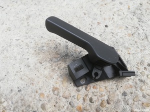 clapeta maneta deschidere capota vw golf 5