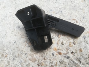 clapeta maneta deschidere capota vw golf 5 - imagine 5