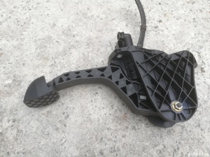 pedala ambreiaj vw golf 5 1.6 benzina