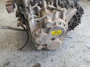 Cutie viteze manuala HYUNDAI SANTAFE 2.2 d 5 trepte 2008  - imagine 2