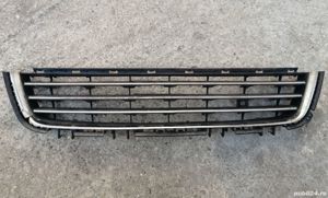 Grila din bara Opel Astra H facelift 200 lei 