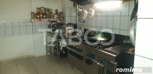 Pensiune 23 camere 19 bai 2100 mpu restaurant terasa curte Alba Iulia - imagine 10