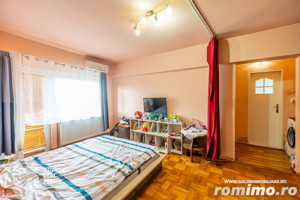 Apartament 3 camere, etaj 2, str Poetului - imagine 2