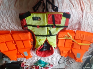 Motor  barcă 25 cai la bătă.2 văsle .3 veste  de salvare pt. barcă . - imagine 5