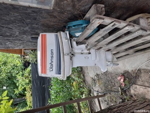 Motor  barcă 25 cai la bătă.2 văsle .3 veste  de salvare pt. barcă . - imagine 4