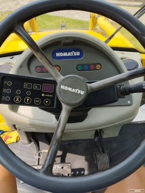 Vând buldoexcavator Komatsu wb 97 r2  - imagine 4