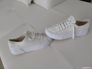 Vând tenesi sport H&M  purtați,in stare buna,, produs de calitate. - imagine 4