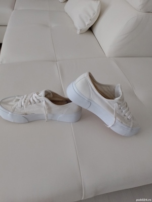 Vând tenesi sport H&M  purtați,in stare buna,, produs de calitate. - imagine 7