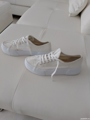 Vând tenesi sport H&M  purtați,in stare buna,, produs de calitate. - imagine 2