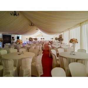 Cort alb echipat pentru evenimente, deschidere 15m, module x5m, capacitati x75mp