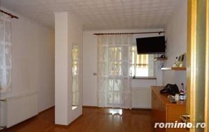 Vila, 10 camere, zona  Titan. - imagine 2