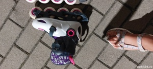 Role copii cu 4 roti si 2 clape culoare alb, negru si roz marimea 30-32 - imagine 2