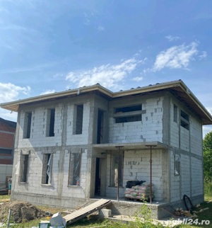 construim case la rosu și la cheie 