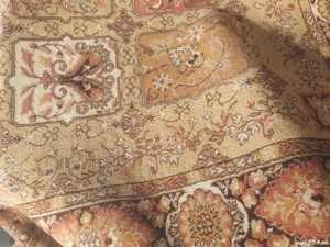 Vand covor din lana tip persan fabricat la Cisnadie