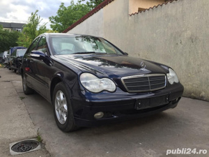 Dezmembrez Mercedes C-Class W203 2003 Limuzina 2148 cdi - imagine 2