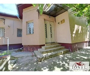 Casa de vanzare in Alba Iulia, Centru -500 mp teren  - imagine 2