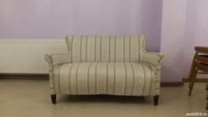Canapea 2 locuri, retapitata, lemn masiv, 1000 lei