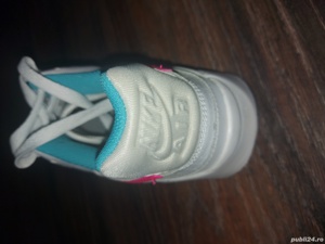 Vand adidasi Nike Femei