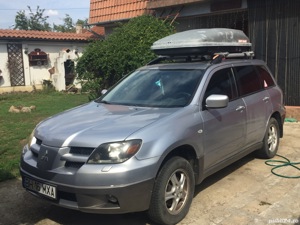 Vând Mitsubisishi outlander  4x4 permanent din 2004 - imagine 4