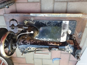 Masina de cusut an 1911  - imagine 2