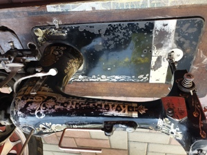 Masina de cusut an 1911  - imagine 5