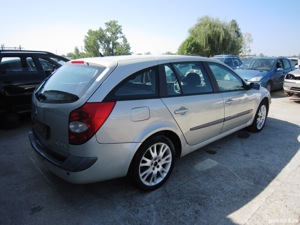 Dezmembram Renault Laguna II 1.9 dci cod motor F9Q750 120CP an 2001-2007 - imagine 3