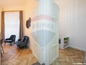 Apartament cu 3 camere de vânzare în ”Casa cu LEI” , Ultracentral - imagine 15