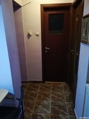 Vând apartament cu 3 camere în zonă liniștită  - imagine 7