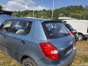 Dezmembrez skoda fabia 1.2i  - imagine 4