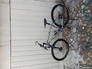 vând bicicleta de barbati 