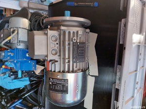 vând motor electric 