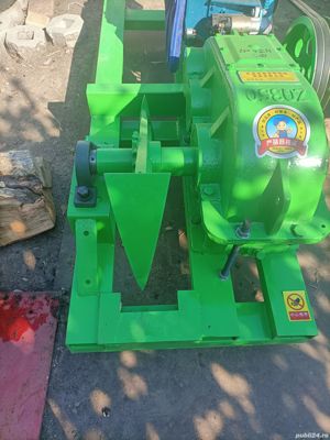 de vanzare sau de inchiriat Despicator de busteni eficient pentru prelucrarea lemn de foc - imagine 2