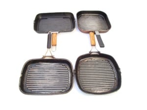 Lot de patru tigai grill din fonta