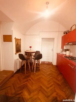 inchiriez apartament regim hotelier ultracentral Sibiu la vila   I rent an ultra-central Sibiu apart - imagine 7