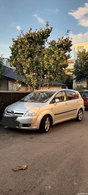 Dezmembrez toyota corola verso - imagine 3