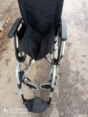 vând cărucior, rolator ajutător mers,scaun special pentru persoane cu invaliditate  - imagine 8