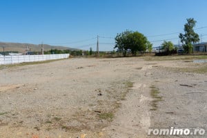 Teren si constructii cu deschidere la strada, zona autostrazii