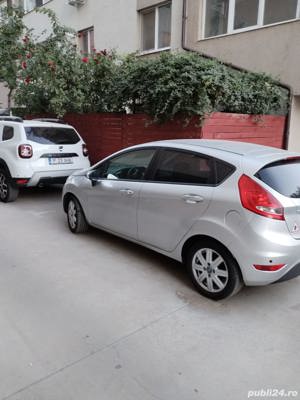 Vând Ford fiesta 2009