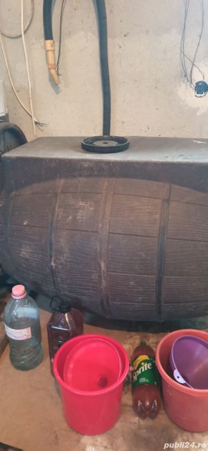 Butoaie de vin diferite  și Damigene de sticlă și fibră de sticlă  - imagine 5