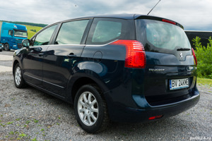 Peugeot 5008 benzina 1.6 VTI 120CP , din 2011 cu 7 locuri-inmatriculat - imagine 3