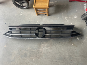 Grila centrala passat b8 - imagine 2