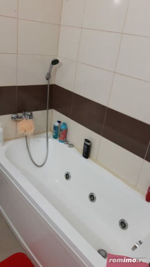 apartament 2 camere , semidecomandat situat in zona Lipovei pe str Sf Apostoli Petru si Pavel - imagine 3