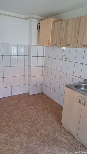 Închiriez Apartament cu o cameră, baie si bucătărie - imagine 5