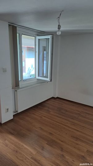 Închiriez Apartament complet mobilat și utilat, la curte - imagine 3