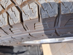 vând Toyota Hilux 2012 - imagine 2 vând Toyota Hilux 2012 - imagine 2